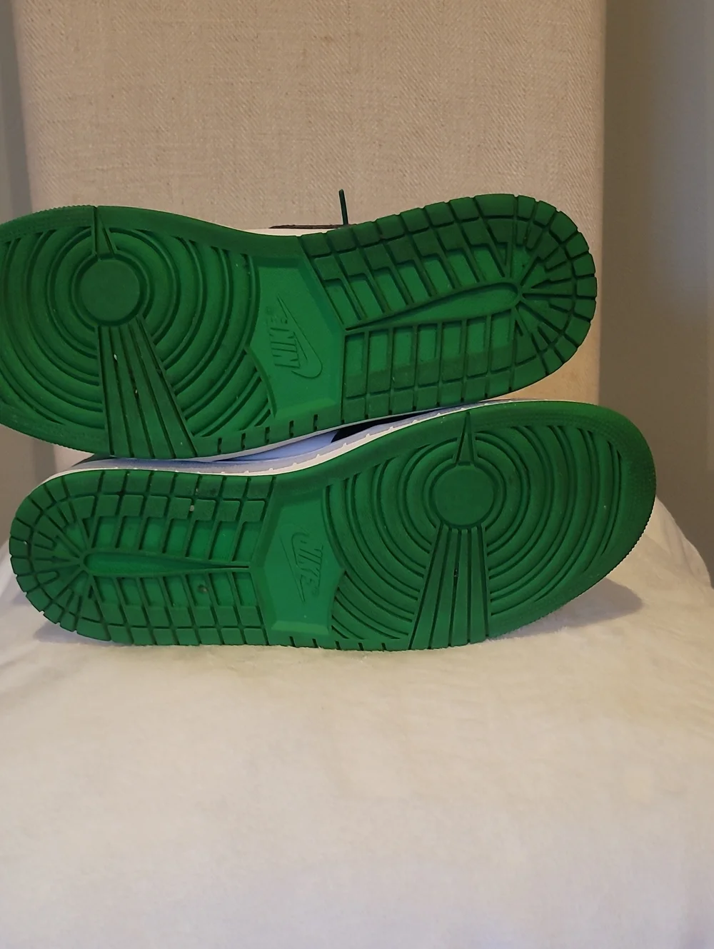 Nike High-Top Jordan Lucky 1 Sneakers in Black, White & Green